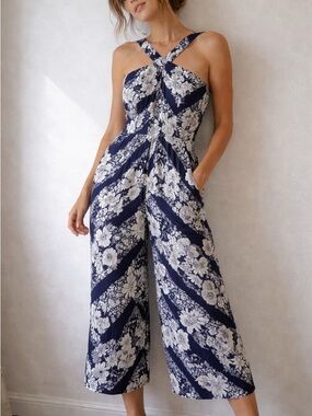 Anthropologie Maeve Navy Floral Cropped Wide Leg Jumpsuit Size 0 Vacation Resort